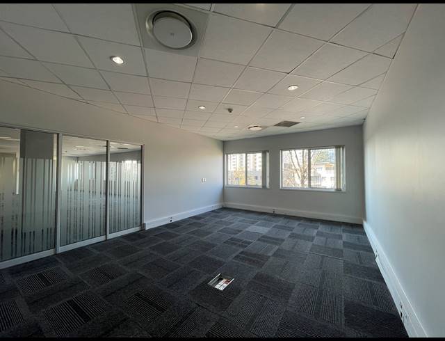 294M² OFFICE TO LET IN SANDTON CENTRAL